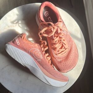 Topo Athletic Women's Coral Road Running Shoes